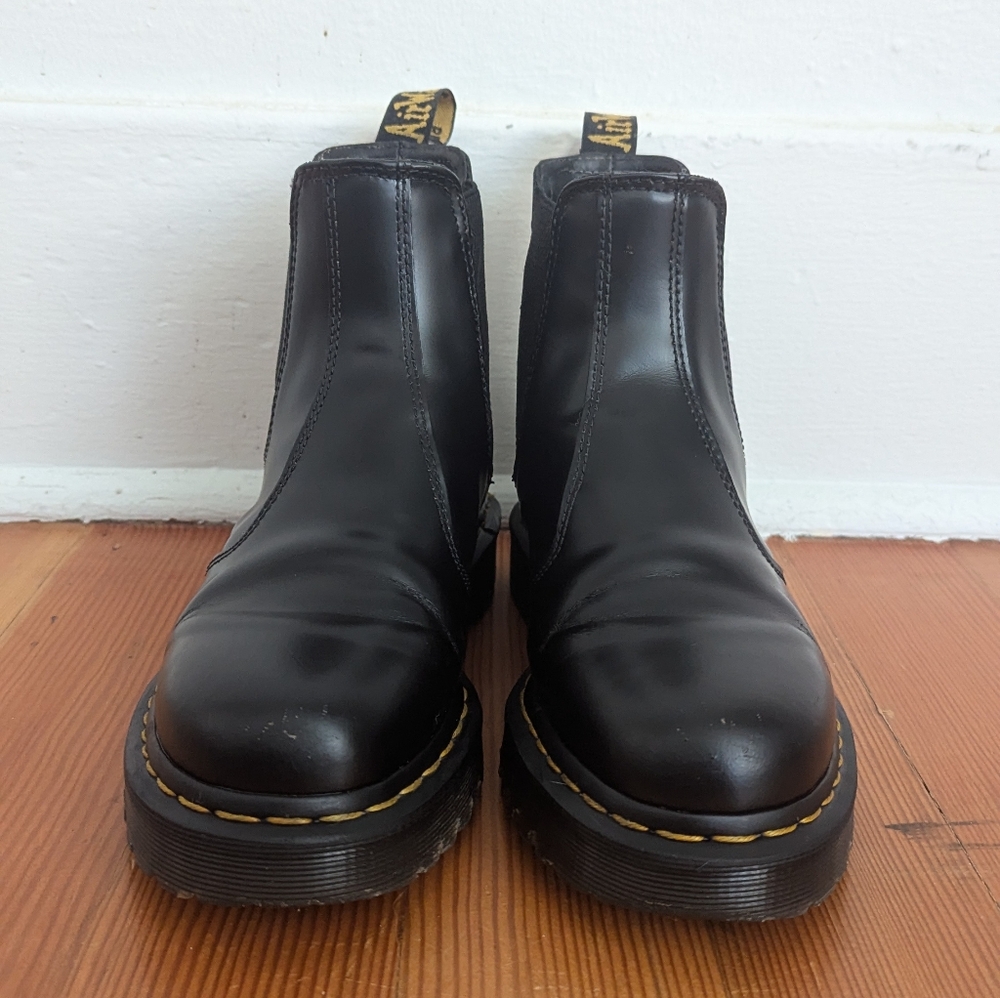 Dr. Martens Chelsea Boots size 8M/9W